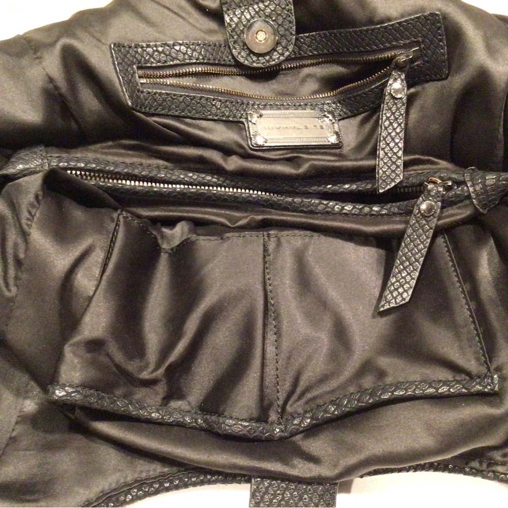 Elite Tahari Large Black Tote Bag With Dark Blue Fur - Picture 11 of 13